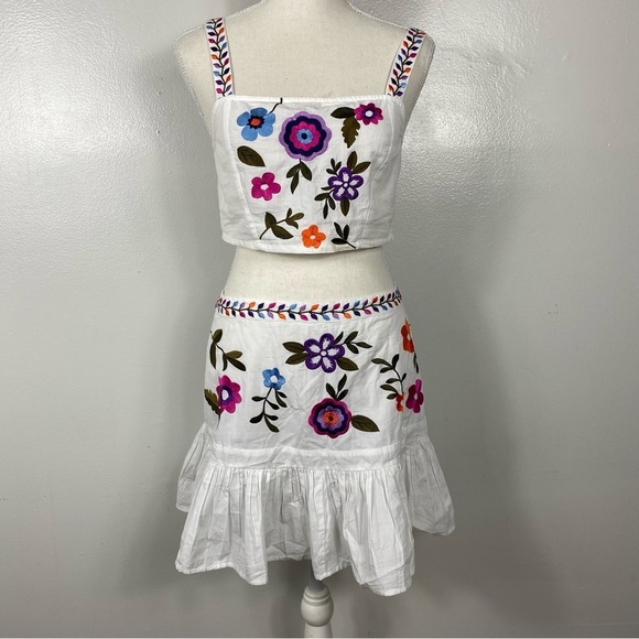 Mahila Floral Embroidered top and Mini Skirt set Sz S - Picture 2 of 11
